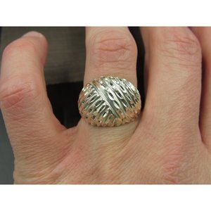 Size 7.25 Sterling Silver Two Patterns Diamond Cut Dome Band Ring